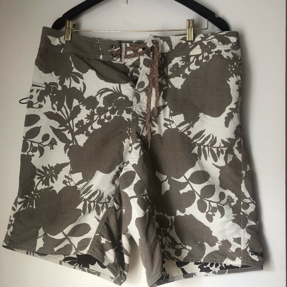 Patagonia Stretch Wavefare Boardshorts 21" Size 38